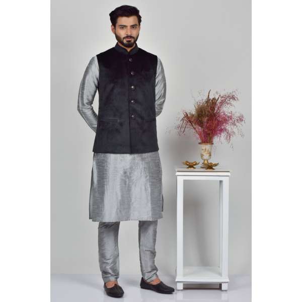 Black Slim Fit Readymade Mens Waistcoat
