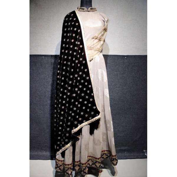 BLACK HEAVY VELVET SHAWL
